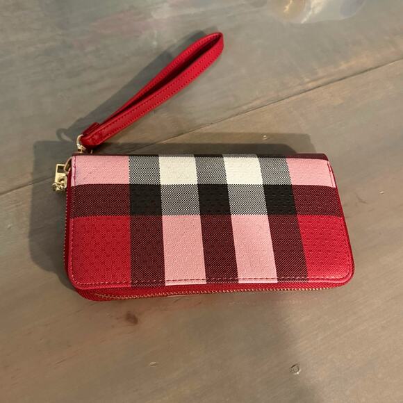 N/A Handbags - Red Plaid Clutch Wallet